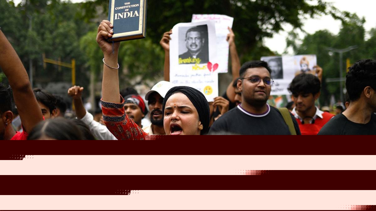 Police block thousands of 'cockroach' protesters marching on India's parliament