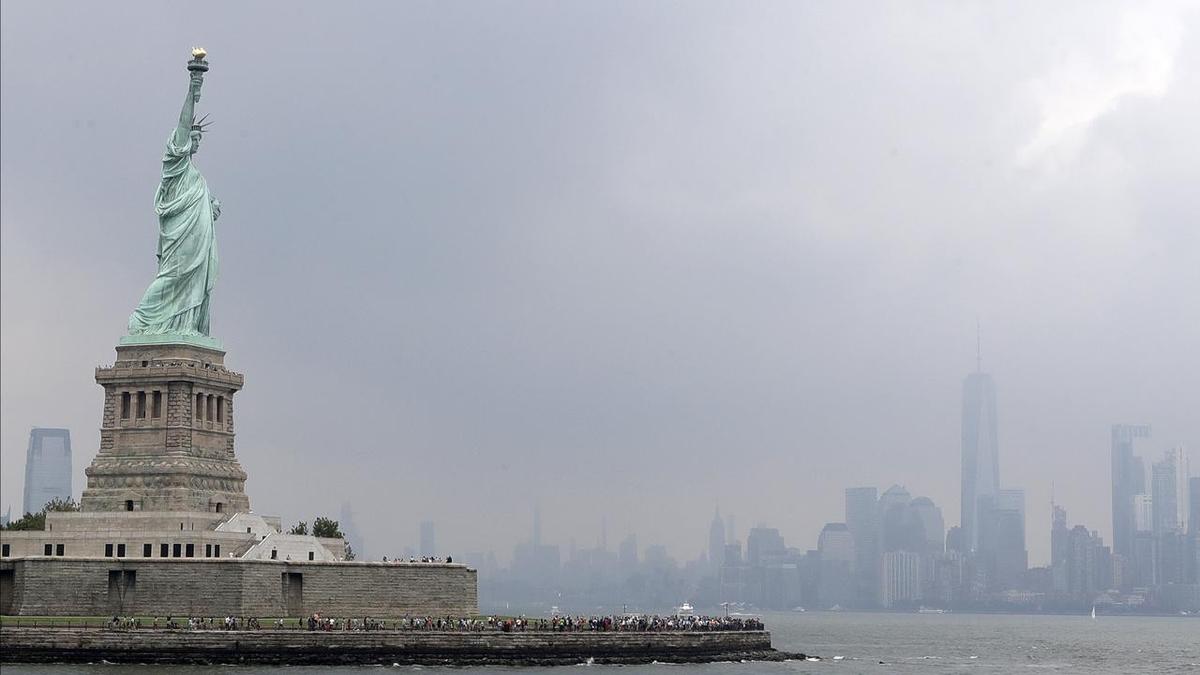 Boat capsizes near Statue of Liberty, baby drowns