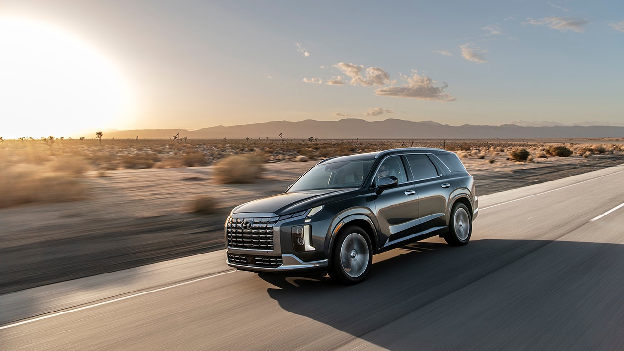 Hyundai recalls nearly 569K SUVs over faulty airbags