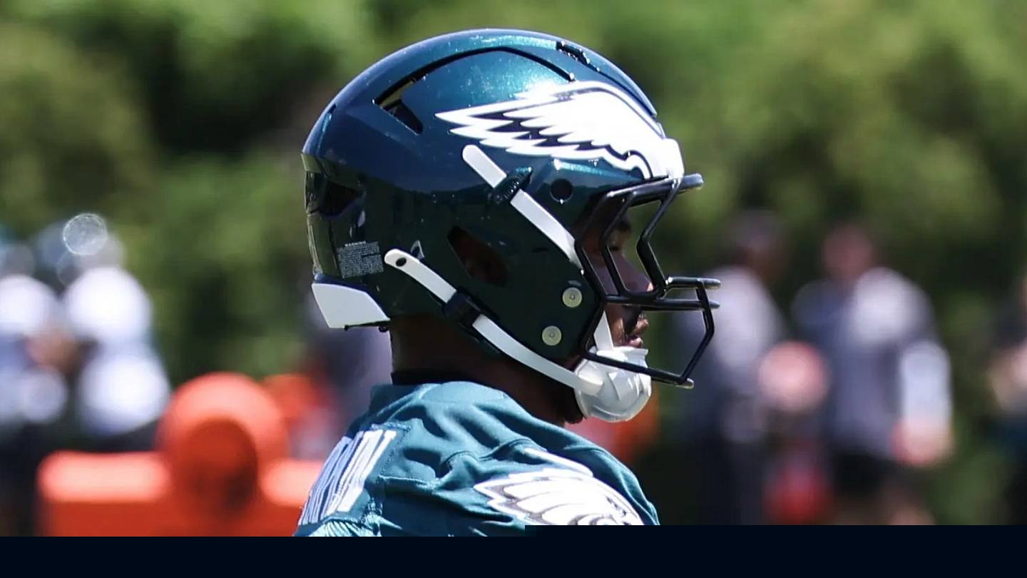 Undersized Eagles lineman has slowly become the training camp darling of 2026