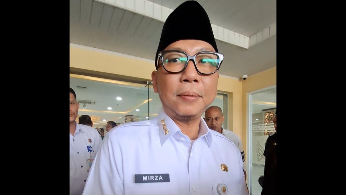 Ibu Melahirkan di Mobil Imbas Jalan Rusak, Gubernur Lampung Minta Maaf
