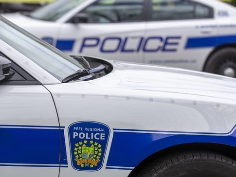 Child in critical condition after being pulled from Mississauga pool: Cops