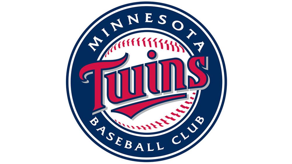 Twins drop series opener to Royals
