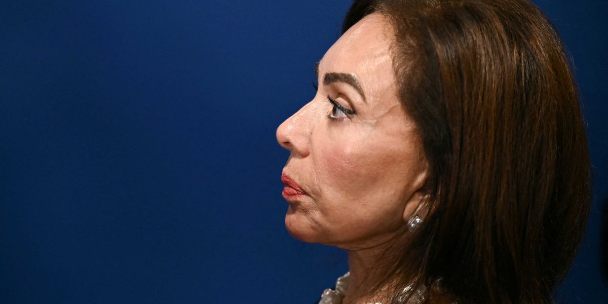 Trump keeps pressure on Pirro as aides beg him to drop 'nuts' obsession