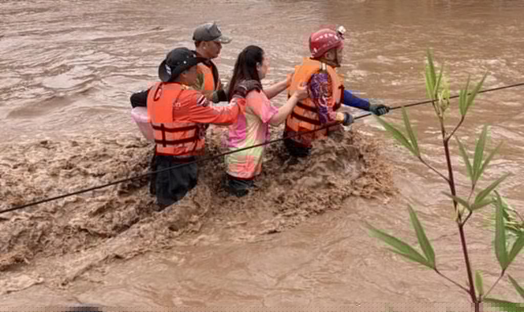 Torrential Rains Unleash Devastating Floods in Chiang Mai’s Mae Chaem District
