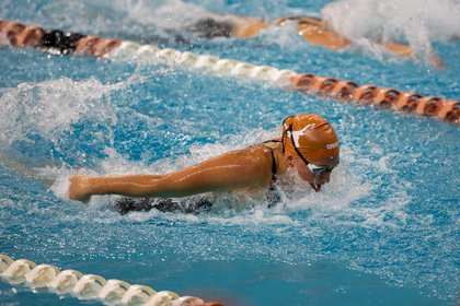 No. 2 Texas women’s swim and dive to compete at Lone Star Showdown