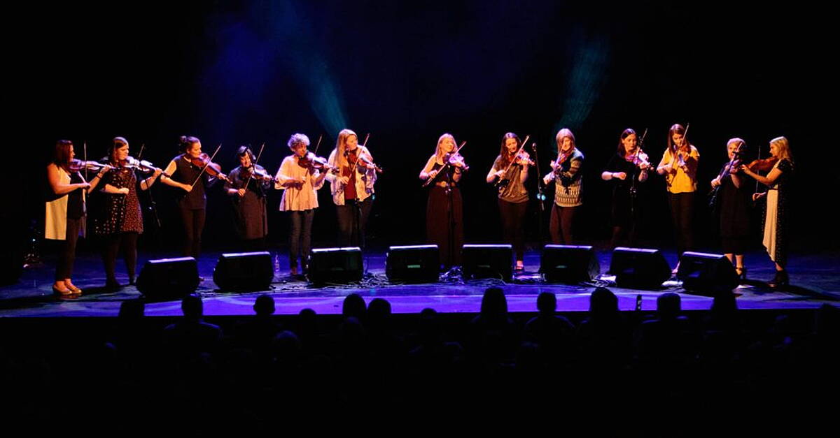 Donegal's S&iacute;Fiddlers in headline slot at Fleadh 2026 in Belfast