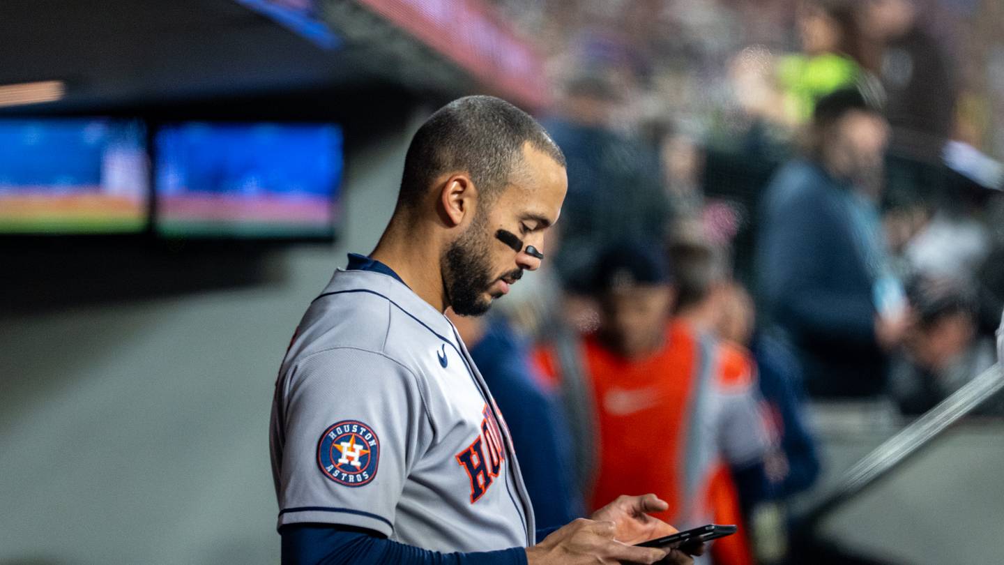 Astros' surge suddenly adds importance to Carlos Correa's recovery no one is buying