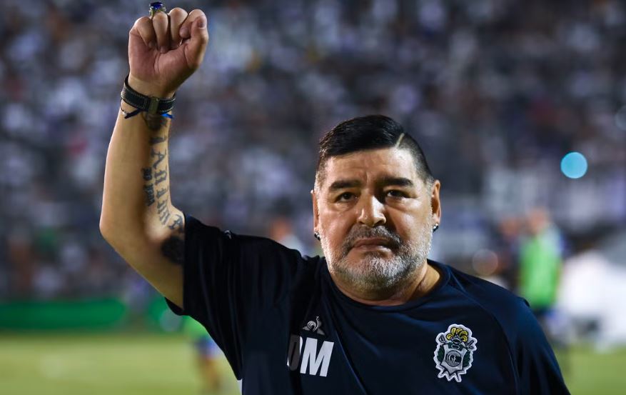 Caso de Maradona va a una etapa decisiva del juicio con un análisis del informe que examinó su muerte