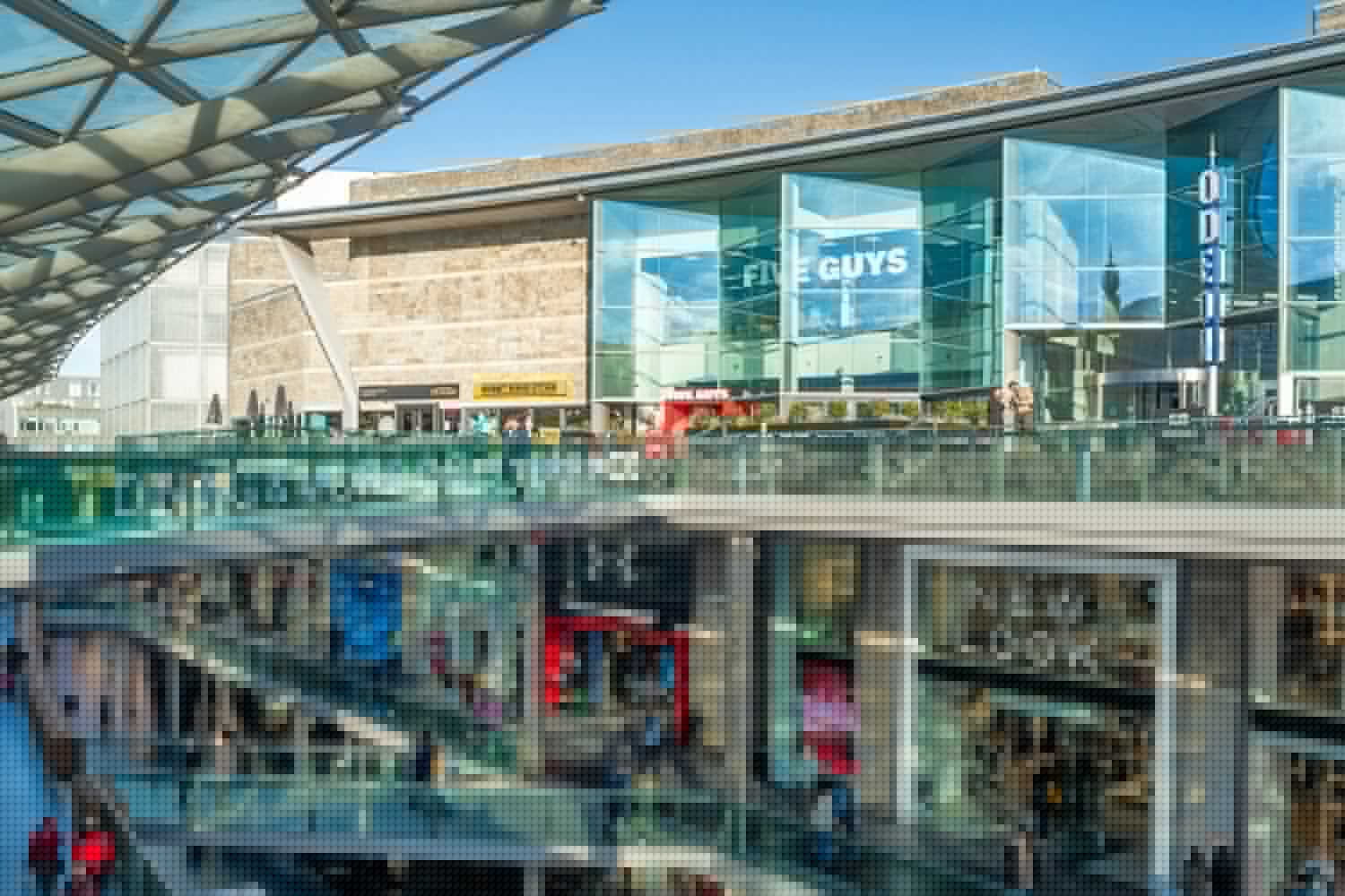 Designing smarter retail workspaces: productivity, staff wellbeing and digital privacy