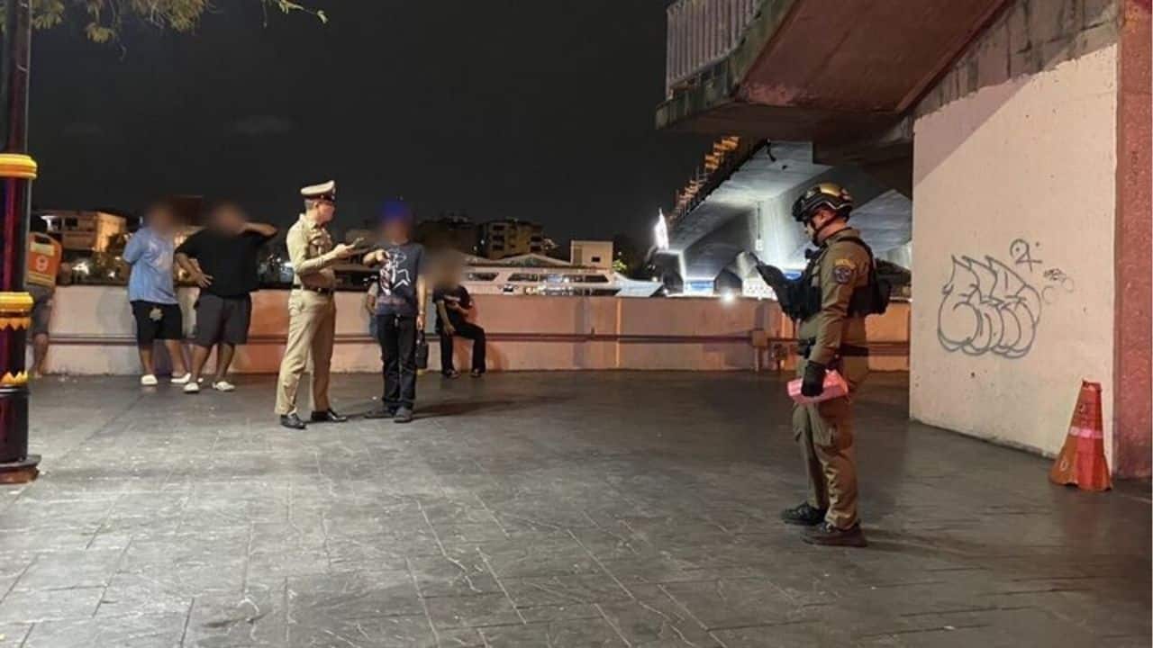 Midnight river shootout leaves 2 teens injured in Bangkok