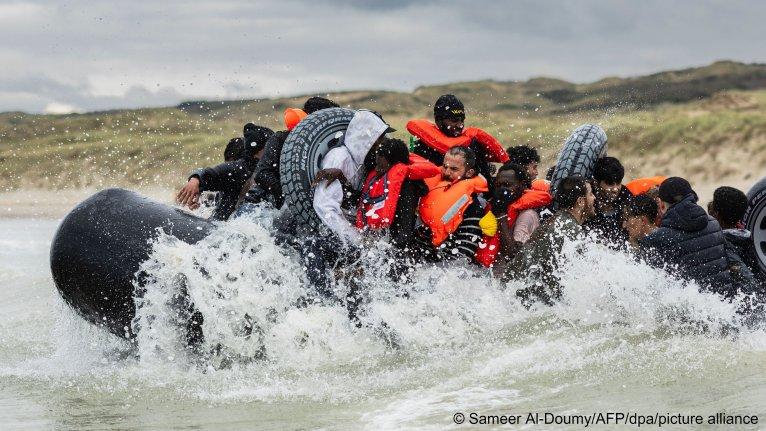 Record Surge in Migrant Arrivals as Vessel Sizes Expand in the UK