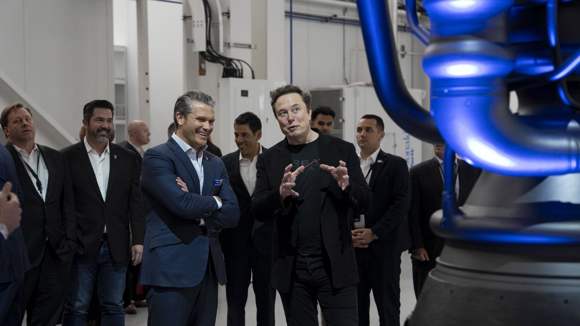 Tesla Shares Spike on Report of Merger With Musk’s SpaceX