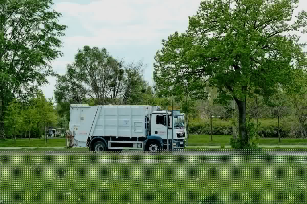 Shreveport Garbage Delays Tied to Shortage of CDL Drivers