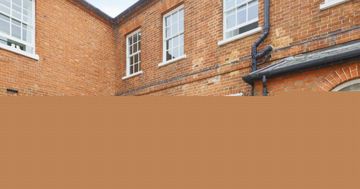 Two-bedroom period terrace in Binfield on sale for £595,000