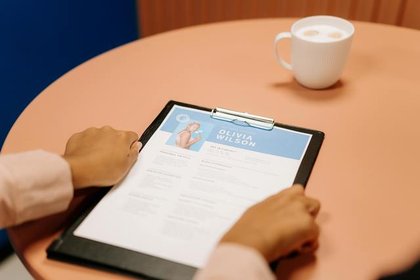 Czy AI psuje rekrutację? Kandydaci nie wierzą w sprawiedliwą ocenę, firmy tracą zaufanie