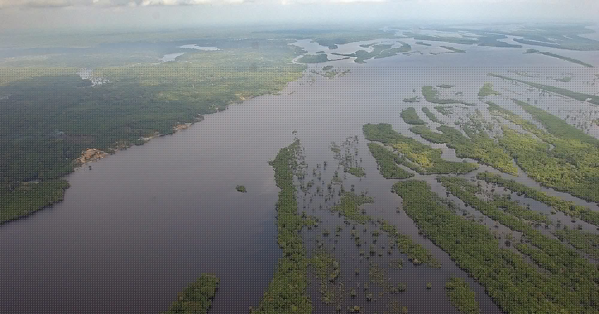Incendi in Amazzonia, mai così pochi da 40 anni. Così Lula è riuscito a ridurre la deforestazione e fermare l’impennata voluta da Bolsonaro
