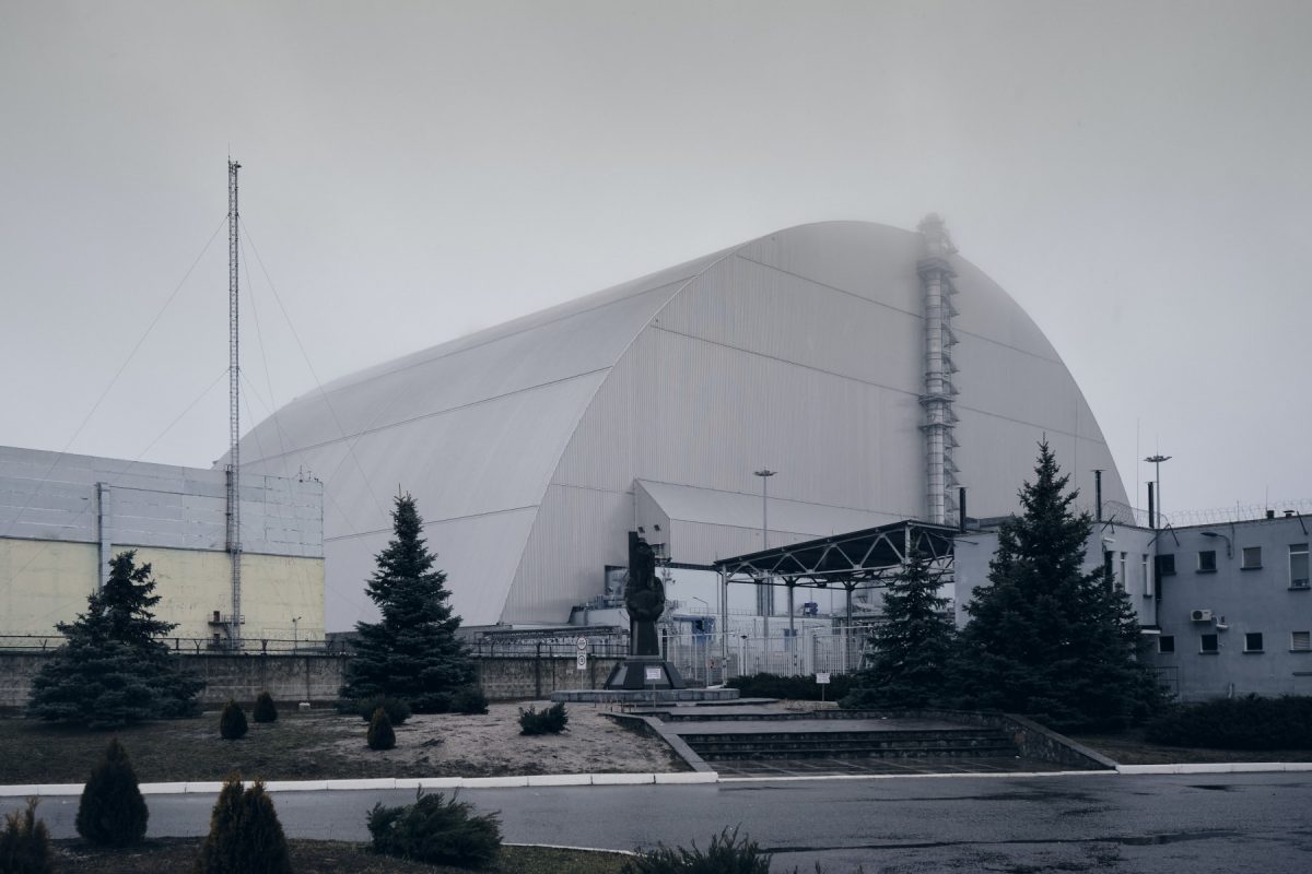 Centrala nucleară de la Cernobîl a rămas fără energie electrică după un atac rus /  Învelişul de siguranţă împiedică eliberarea de materiale radioactive în mediu