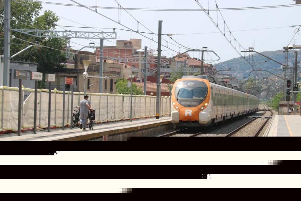 Un robatori de cable obliga a interrompre la circulació de trens a la R3 entre la Garriga i Puigcerdà