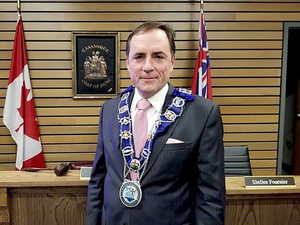 Gananoque mayor slams restrictions on Town Hall access