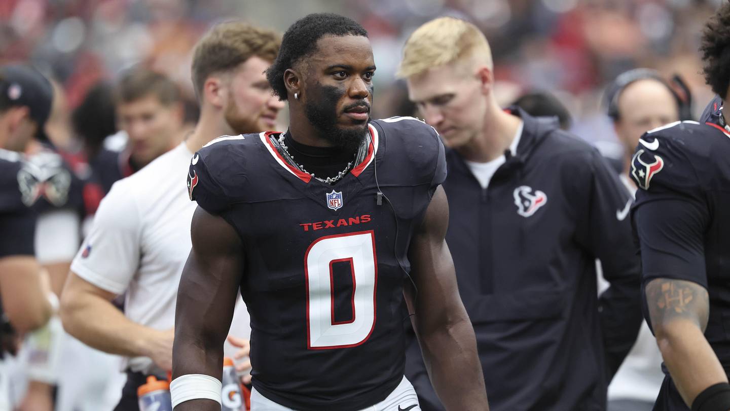 It's abundantly clear Jaguars' Trevor Lawrence is unfazed by Azeez Al-Shaair talk