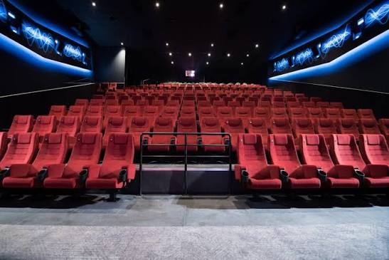 Američke kino-blagajne na putu ka najboljoj godini od pandemije, ali gledalaca manje