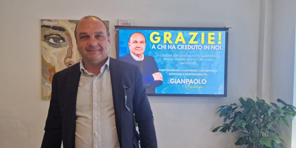 Lamezia, Bevilacqua inaugurates the new Northern League headquarters: but “independent” in the Municipality