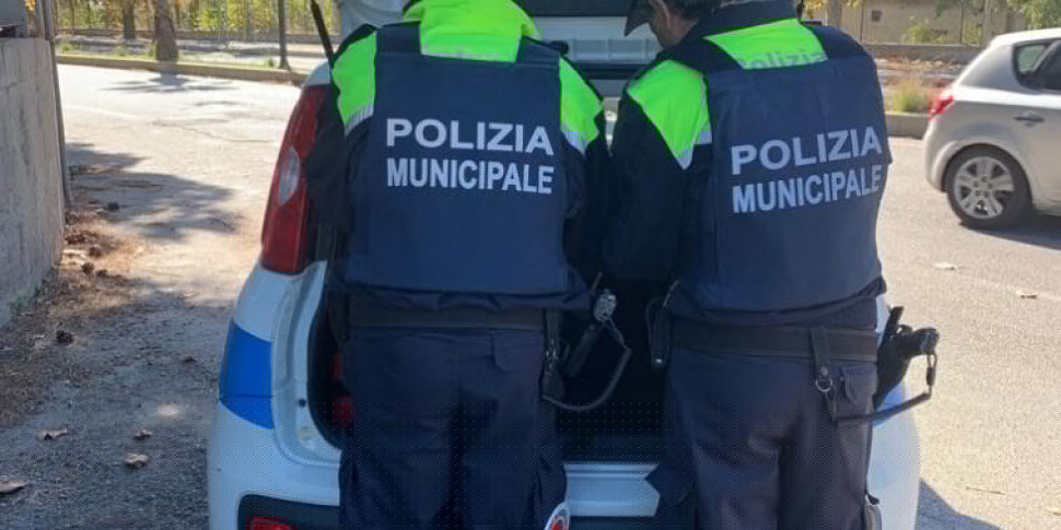 Local Police of Reggio Calabria, penalties for over 20,000 euros and seizures of goods displayed between dust and road waste