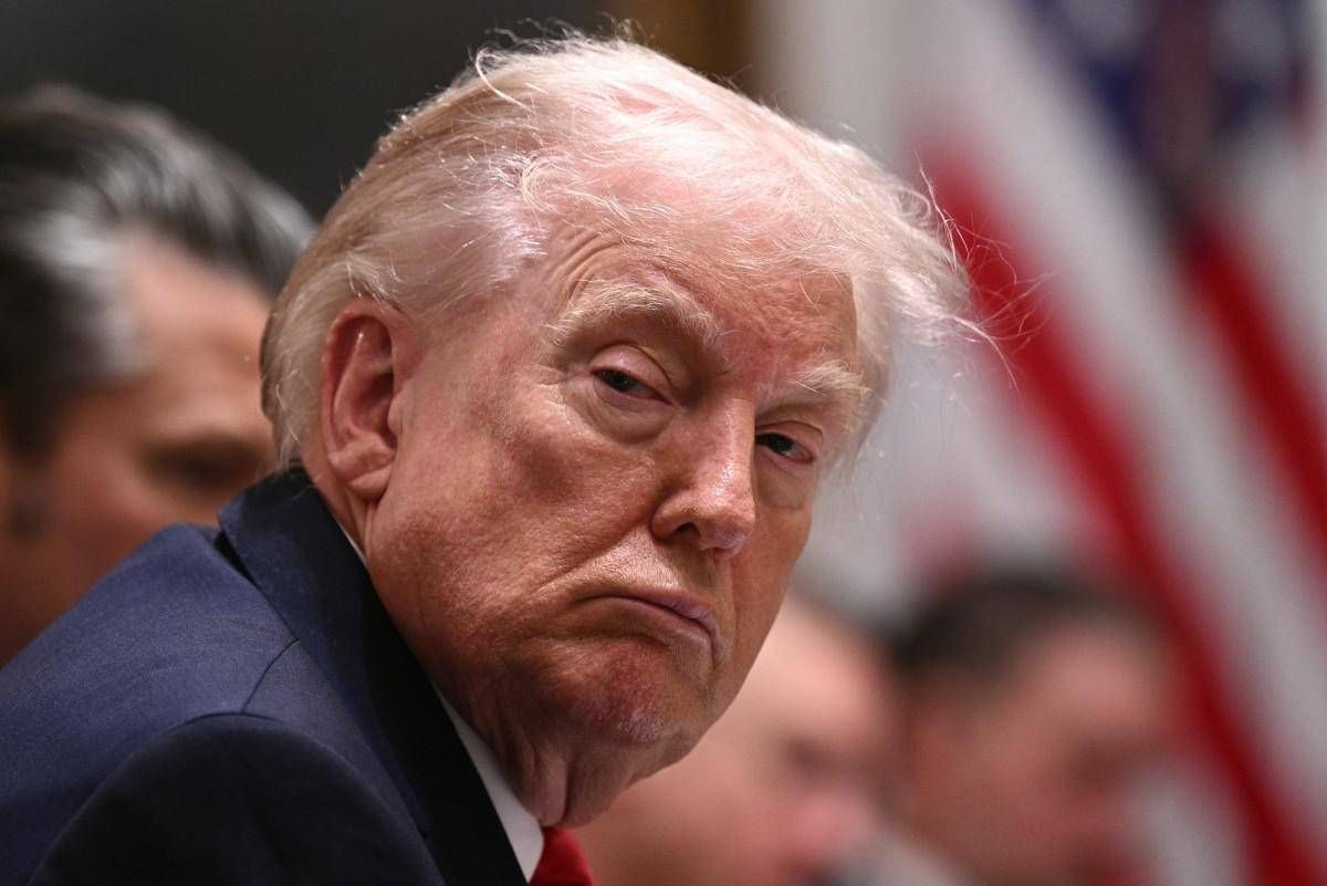Trump: "Non dormo durante riunioni governo, ma sono noiose"