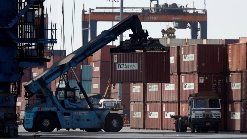India announces measures to help exporters