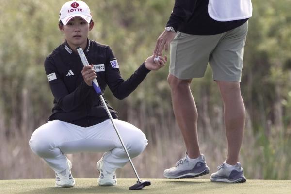 Youmin Hwang rides birdie run to Lotte Championship, 1st LPGA Tour crown