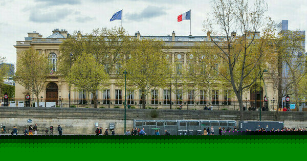 France expels two African diplomats  media