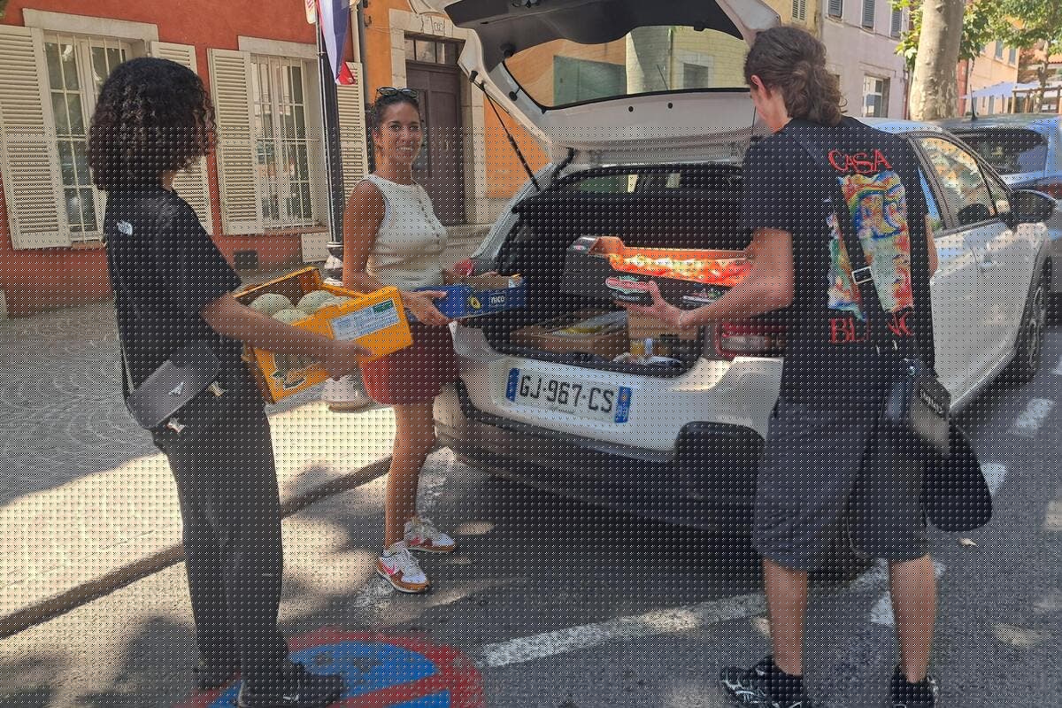 À Lorgues, les jeunes de l’Unité éducative en milieu ouvert de Draguignan ont préparé des repas pour les pompiers en lutte contre les incendies