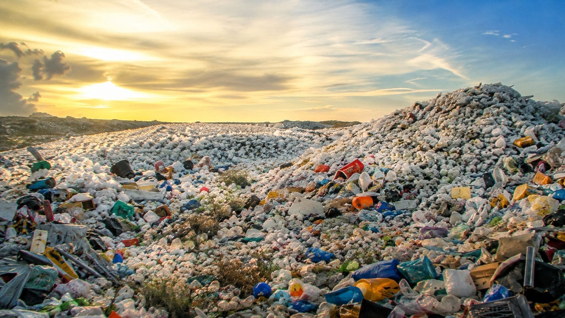 El mundo se dirige hacia una montaña de basura imposible de gestionar: los residuos podrían alcanzar los 3.800 millones de toneladas en 2050