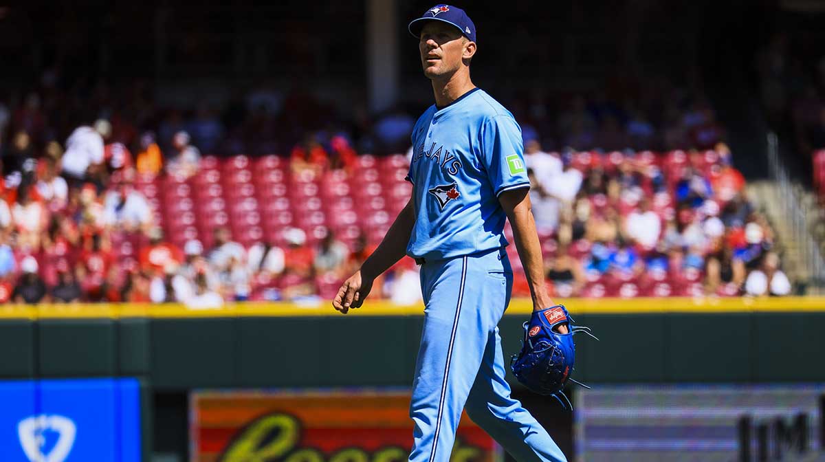 Blue Jays’ Bo Bichette, Jose Berrios, Chris Bassitt ALDS injury updates