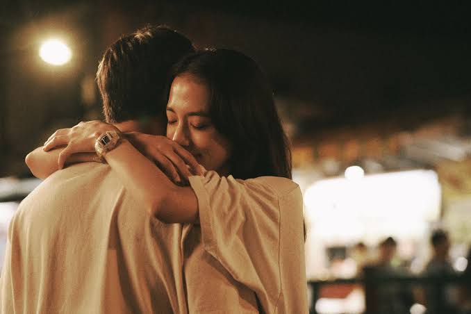 “18×2 Beyond Youthful Days”: A Perfume Leads to Heartbreak