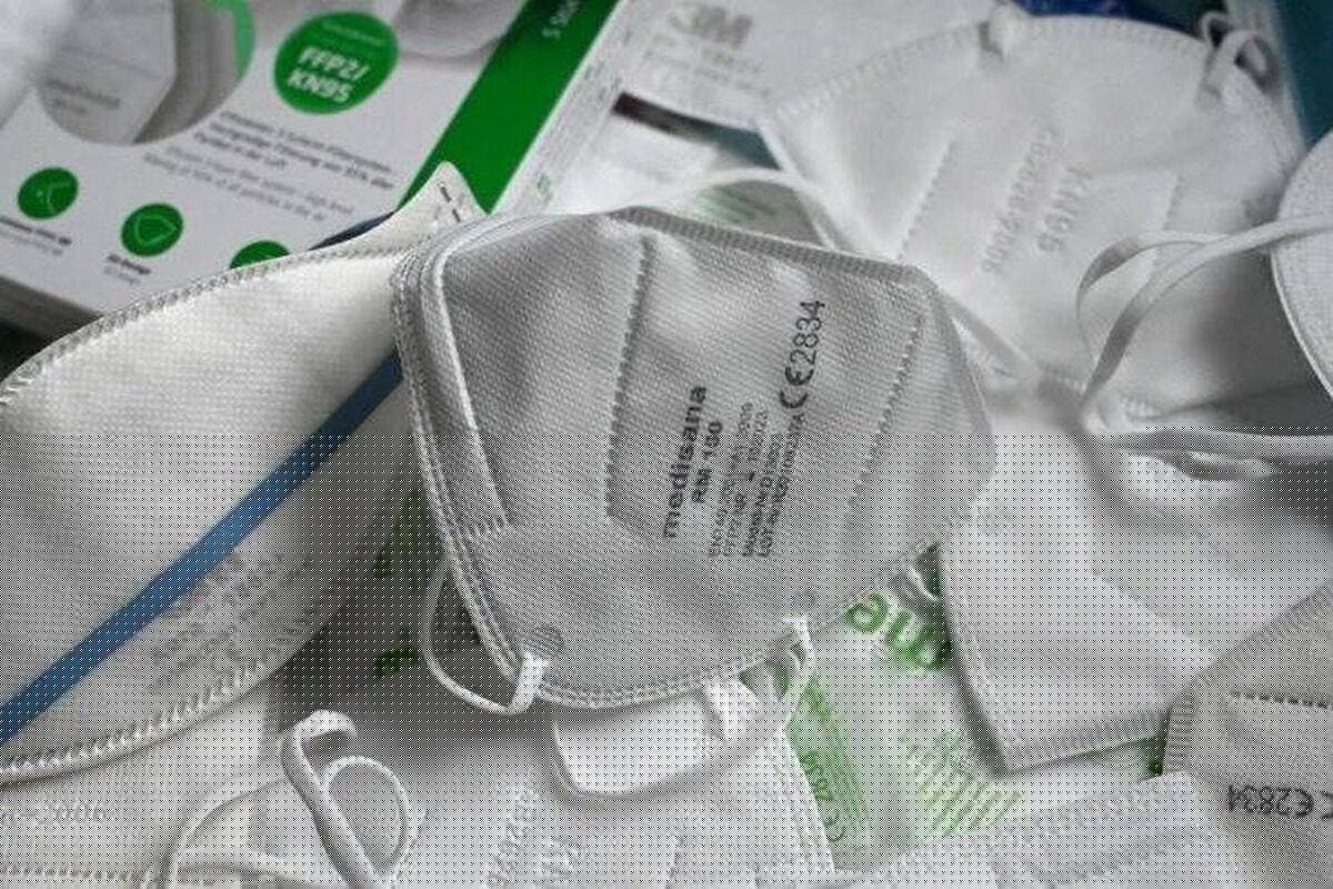 Mégafeu en Gironde : 5 millions de masques FFP2 livrés en pharmacie pour protéger les habitants exposés aux fumées