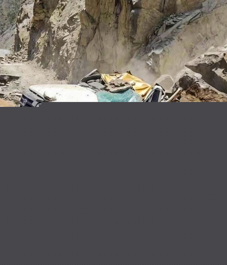 Landslide of rocks hits vehicle in Himachal; 6-month-old infant among 13 killed