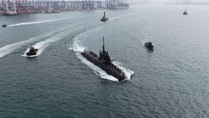 Taiwan’s Indigenous Defense Submarine Hai Kun (SS-711) Conducts First Submerged Trial