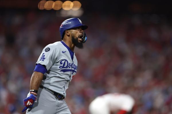 Teoscar Hernandez’s 3-run blast powers Dodgers past Phillies in NLDS Game 1