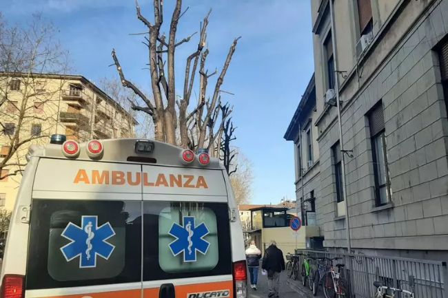 #Cronaca #Ha un malore mentre si trova in mare, donna muore nel Salernitano