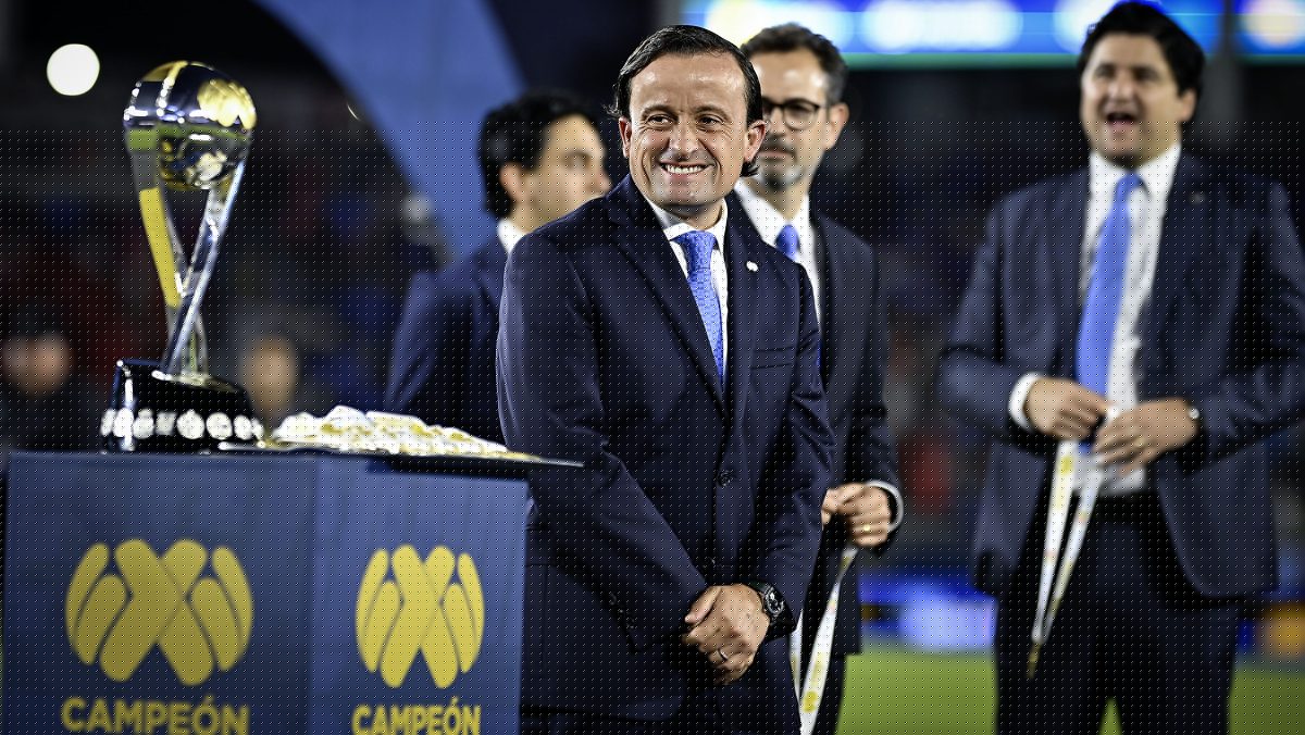 La FMF aplica el “sí, señor”: Amor incondicional y alineación total con Gianni Infantino