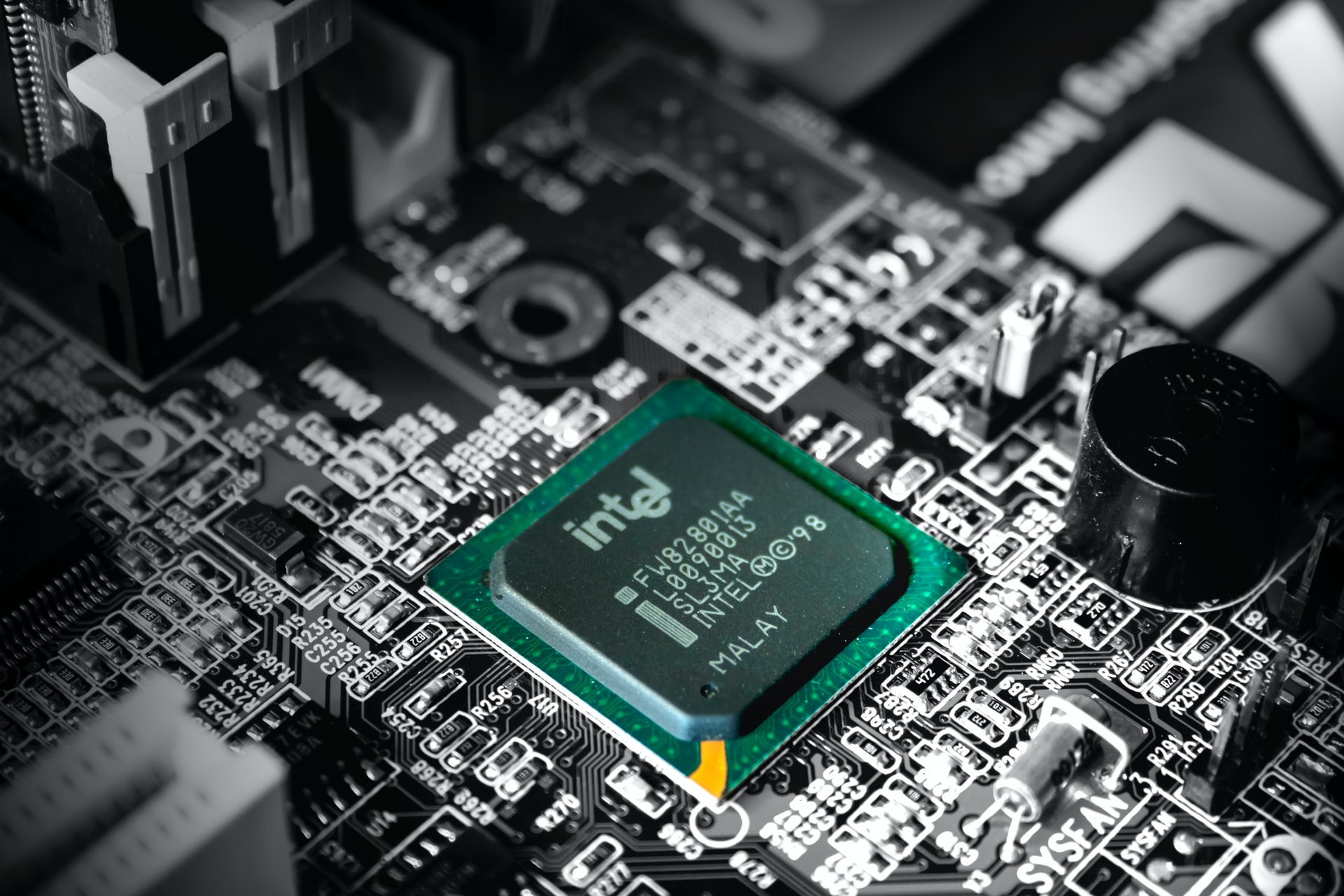 Jim Cramer on Intel: “It Didn’t Predict the Strength of Its Own Markets Correctly”