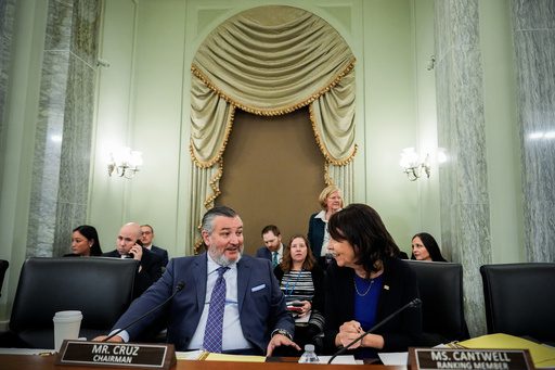 Senators still working with SEC, Big Ten on thorny issues involved in college sports bill