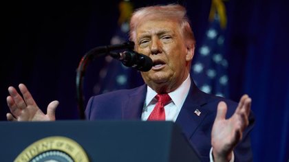‘Do at your peril’ – Trump threatens tariffs on nations selling oil to Cuba