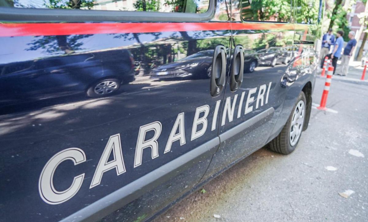 Torino, auto contro gruppo di ciclisti dopo lite: indagini per tentato omicidio
