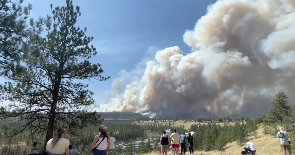 Wildfires burn hundreds of homes in US northwest city of Spokane