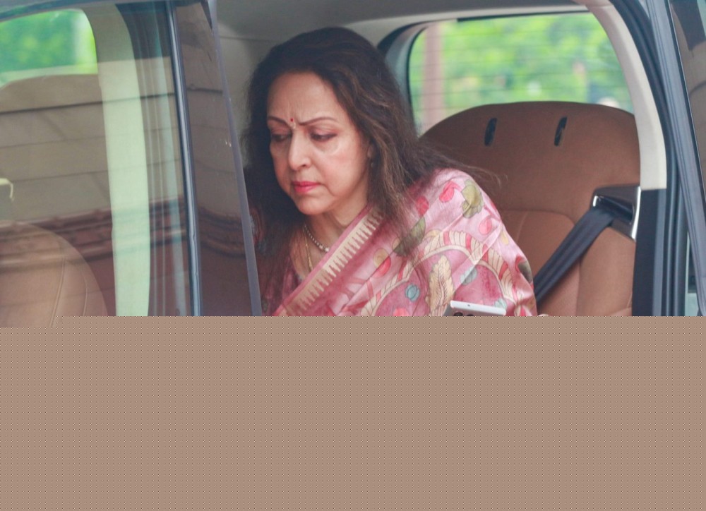 Hema Malini says you can't succeed if you are ‘only having fun' in the film industry, calls for complete dedication