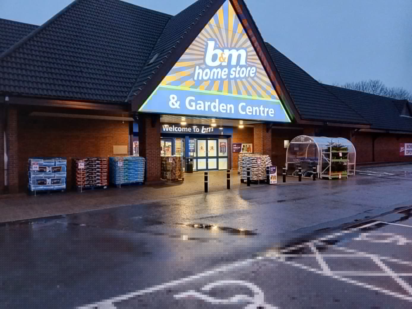 B&M completes POS rollout across 790+ UK stores in partnership with PMC