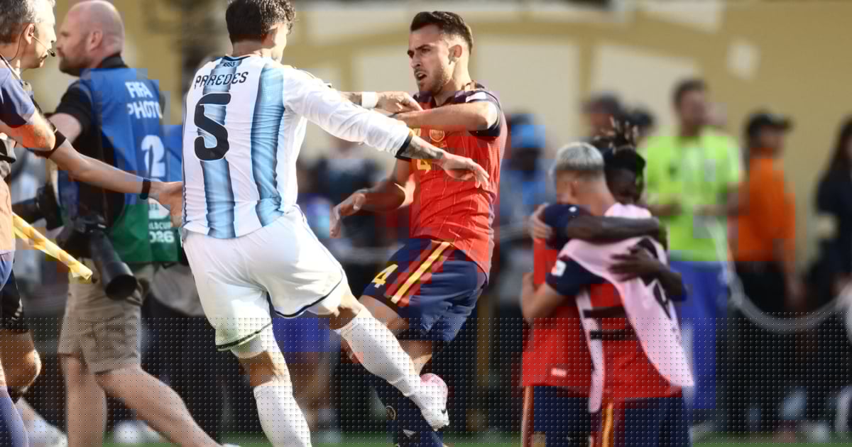 Auch Spanier im Visier - Attacken, Banner-Eklat und Fans: FIFA reagiert!